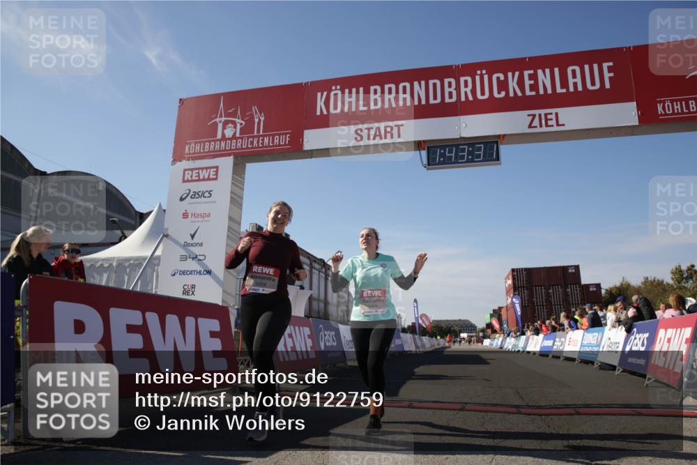03.10.2025 - Köhlbrandbrückenlauf Jannik Wohlers http://msf.ph/oto/9122759 03.10.2025 13:43:31 Ziel 5464, 5499, 5559 meine-sportfotos.de