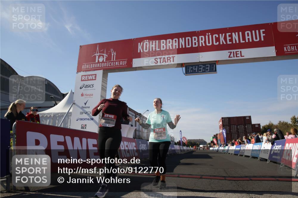 03.10.2025 - Köhlbrandbrückenlauf Jannik Wohlers http://msf.ph/oto/9122770 03.10.2025 13:43:31 Ziel 5464, 5499, 5559 meine-sportfotos.de