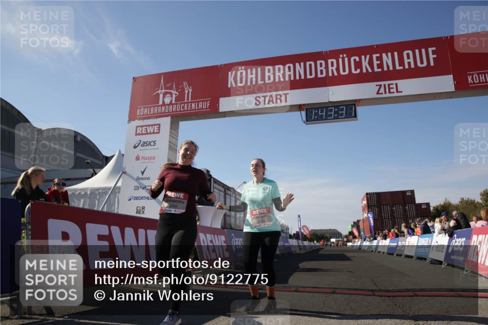 03.10.2025 - Köhlbrandbrückenlauf Jannik Wohlers http://msf.ph/oto/9122775 03.10.2025 13:43:31 Ziel 5464, 5499, 5559 meine-sportfotos.de