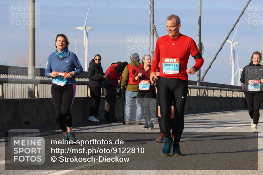 03.10.2025 - Köhlbrandbrückenlauf Strokosch-Dieckow http://msf.ph/oto/9122810 03.10.2025 10:00:36 Position 2 2258, 2321 meine-sportfotos.de