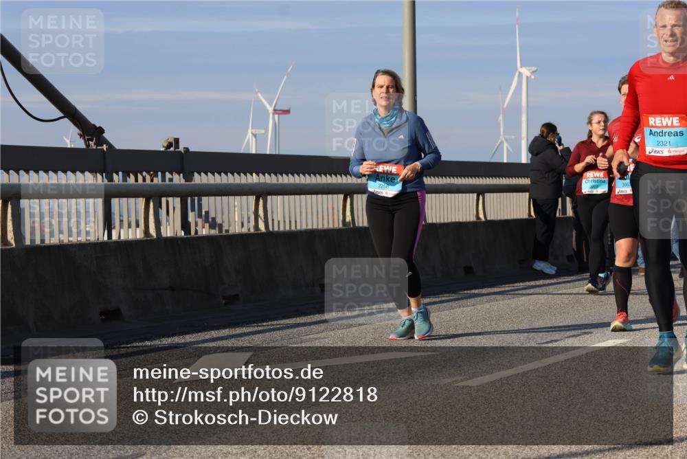 03.10.2025 - Köhlbrandbrückenlauf Strokosch-Dieckow http://msf.ph/oto/9122818 03.10.2025 10:00:37 Position 2 2258, 2321 meine-sportfotos.de