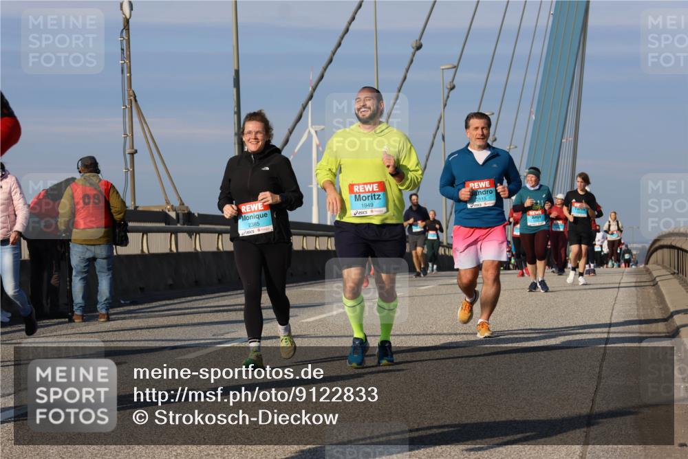 03.10.2025 - Köhlbrandbrückenlauf Strokosch-Dieckow http://msf.ph/oto/9122833 03.10.2025 10:00:38 Position 2 08, 2385, 1949, 2115 meine-sportfotos.de