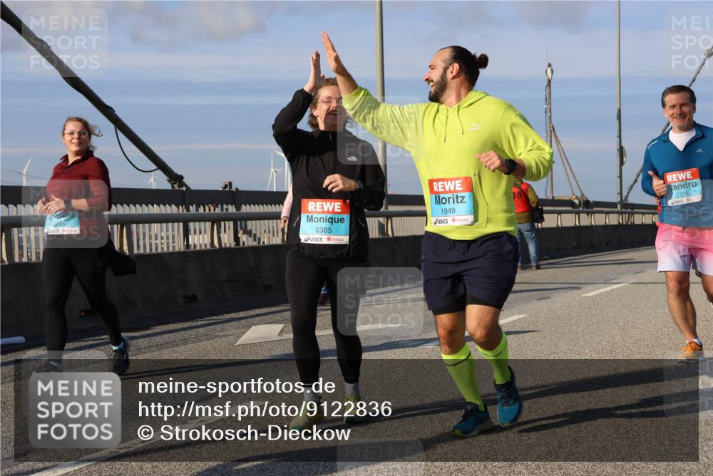 03.10.2025 - Köhlbrandbrückenlauf Strokosch-Dieckow http://msf.ph/oto/9122836 03.10.2025 10:00:41 Position 2 2205, 2385, 1949, 8, 2115 meine-sportfotos.de