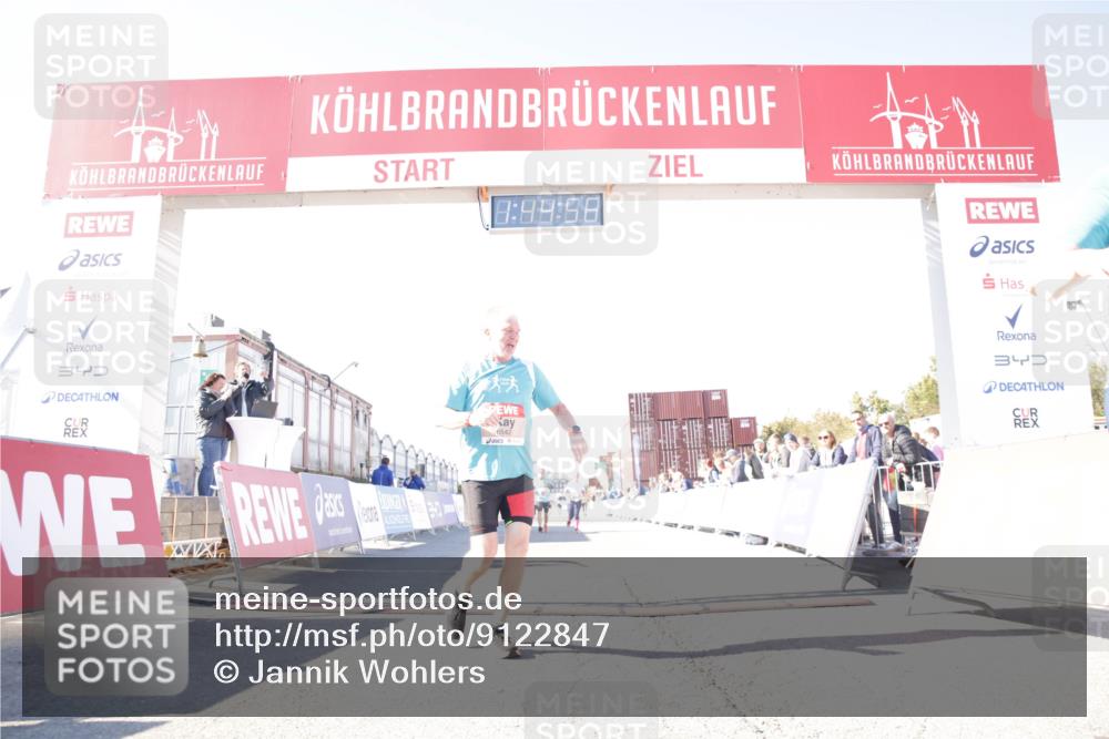 03.10.2025 - Köhlbrandbrückenlauf Jannik Wohlers http://msf.ph/oto/9122847 03.10.2025 13:44:56 Ziel 5932, 6527, 6528, 6542, 6546 meine-sportfotos.de