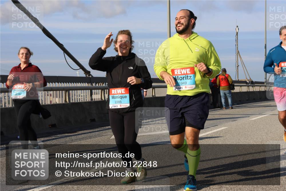 03.10.2025 - Köhlbrandbrückenlauf Strokosch-Dieckow http://msf.ph/oto/9122848 03.10.2025 10:00:42 Position 2 2205, 2385, 1949, 08 meine-sportfotos.de