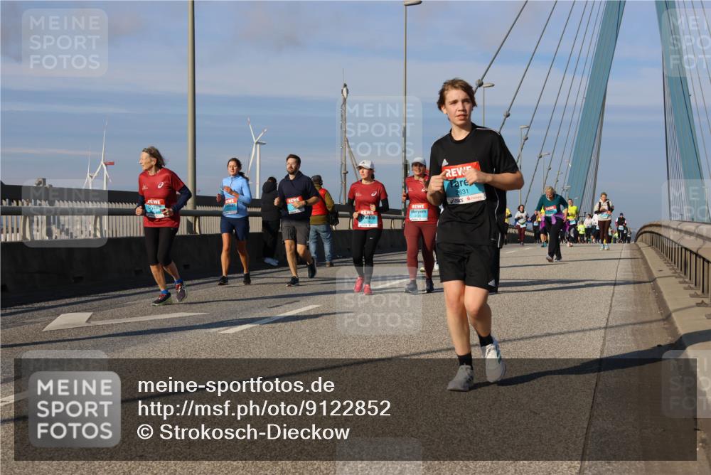 03.10.2025 - Köhlbrandbrückenlauf Strokosch-Dieckow http://msf.ph/oto/9122852 03.10.2025 10:00:50 Position 2 2631 meine-sportfotos.de