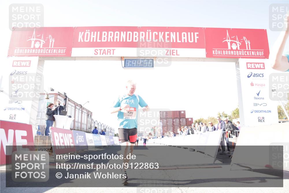 03.10.2025 - Köhlbrandbrückenlauf Jannik Wohlers http://msf.ph/oto/9122863 03.10.2025 13:44:56 Ziel 5932, 6527, 6528, 6542, 6546 meine-sportfotos.de