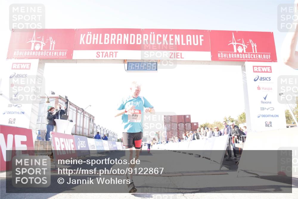 03.10.2025 - Köhlbrandbrückenlauf Jannik Wohlers http://msf.ph/oto/9122867 03.10.2025 13:44:56 Ziel 5932, 6527, 6528, 6542, 6546 meine-sportfotos.de