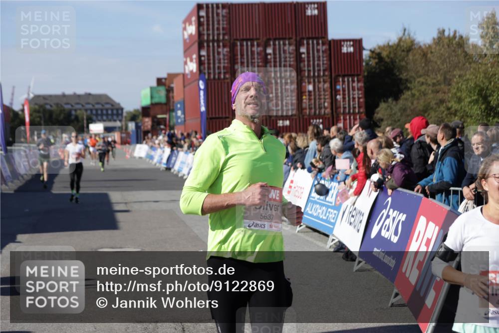 03.10.2025 - Köhlbrandbrückenlauf Jannik Wohlers http://msf.ph/oto/9122869 03.10.2025 13:05:23 Ziel 4011, 4272, 4344, 4390, 4496, 4584, 4877, 5637, 5969, 6041, 6044, 6081 meine-sportfotos.de