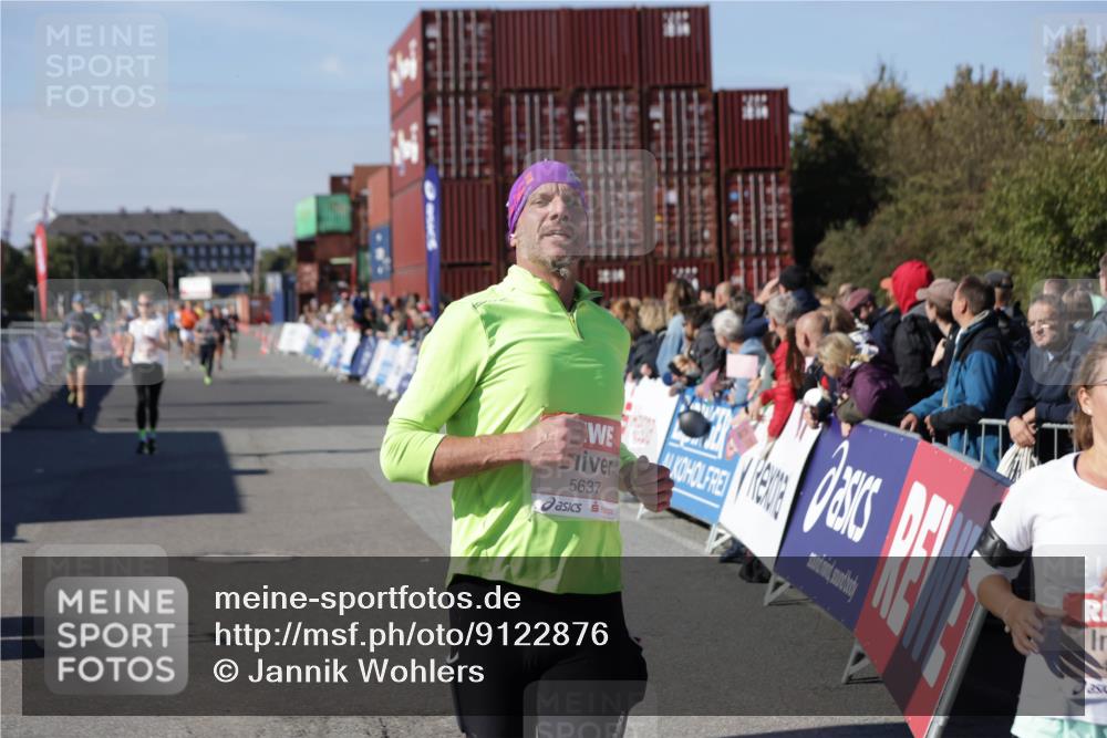 03.10.2025 - Köhlbrandbrückenlauf Jannik Wohlers http://msf.ph/oto/9122876 03.10.2025 13:05:23 Ziel 4011, 4272, 4344, 4390, 4496, 4584, 4877, 5637, 5969, 6041, 6044, 6081 meine-sportfotos.de