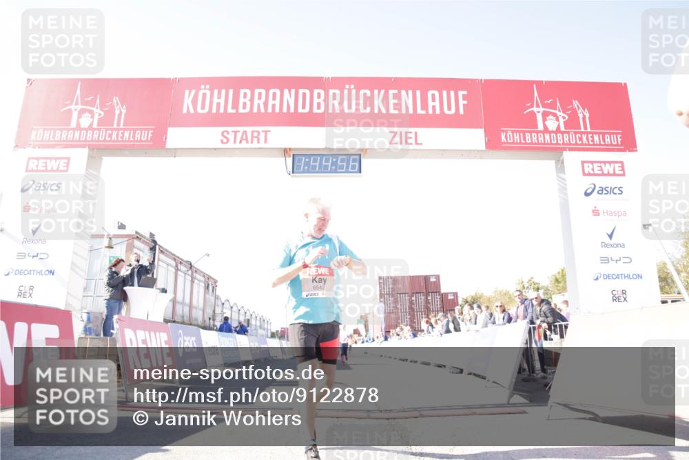 03.10.2025 - Köhlbrandbrückenlauf Jannik Wohlers http://msf.ph/oto/9122878 03.10.2025 13:44:56 Ziel 5932, 6527, 6528, 6542, 6546 meine-sportfotos.de