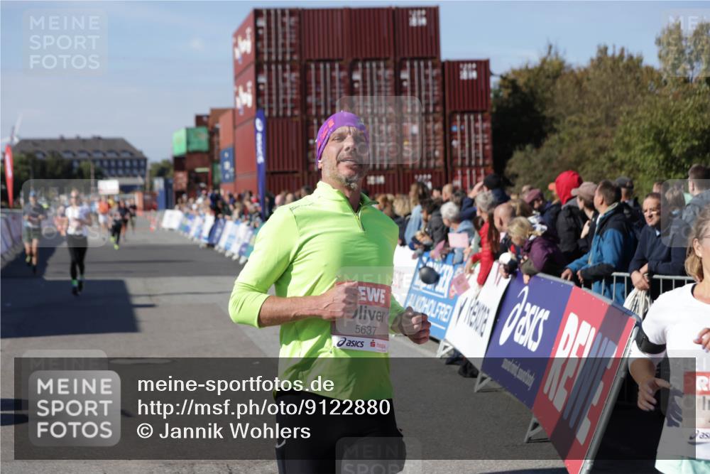 03.10.2025 - Köhlbrandbrückenlauf Jannik Wohlers http://msf.ph/oto/9122880 03.10.2025 13:05:23 Ziel 4011, 4272, 4344, 4390, 4496, 4584, 4877, 5637, 5969, 6041, 6044, 6081 meine-sportfotos.de