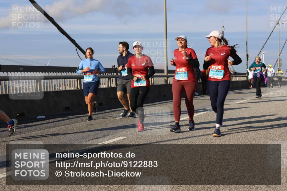 03.10.2025 - Köhlbrandbrückenlauf Strokosch-Dieckow http://msf.ph/oto/9122883 03.10.2025 10:00:53 Position 2 2725, 2727 meine-sportfotos.de