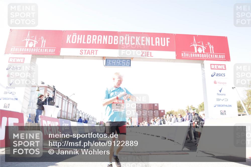03.10.2025 - Köhlbrandbrückenlauf Jannik Wohlers http://msf.ph/oto/9122889 03.10.2025 13:44:56 Ziel 5932, 6527, 6528, 6542, 6546 meine-sportfotos.de