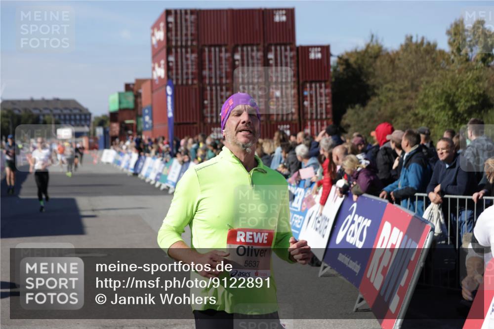 03.10.2025 - Köhlbrandbrückenlauf Jannik Wohlers http://msf.ph/oto/9122891 03.10.2025 13:05:23 Ziel 4011, 4272, 4344, 4390, 4496, 4584, 4877, 5637, 5969, 6041, 6044, 6081 meine-sportfotos.de