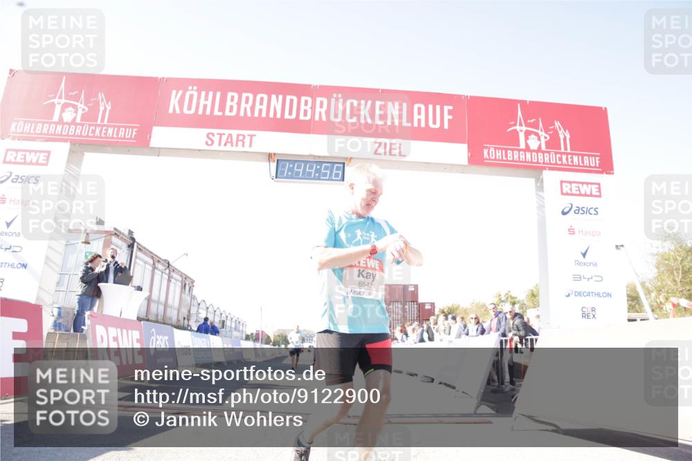 03.10.2025 - Köhlbrandbrückenlauf Jannik Wohlers http://msf.ph/oto/9122900 03.10.2025 13:44:56 Ziel 5932, 6527, 6528, 6542, 6546 meine-sportfotos.de