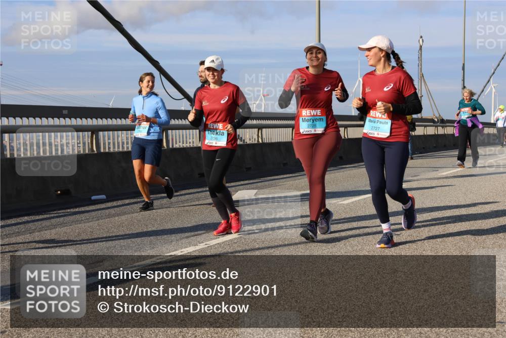 03.10.2025 - Köhlbrandbrückenlauf Strokosch-Dieckow http://msf.ph/oto/9122901 03.10.2025 10:00:54 Position 2 2763, 2726, 2725, 2727 meine-sportfotos.de