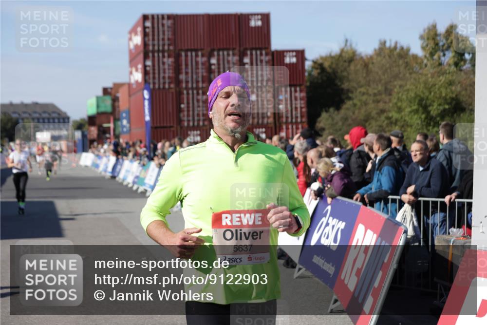 03.10.2025 - Köhlbrandbrückenlauf Jannik Wohlers http://msf.ph/oto/9122903 03.10.2025 13:05:23 Ziel 4011, 4272, 4344, 4390, 4496, 4584, 4877, 5637, 5969, 6041, 6044, 6081 meine-sportfotos.de
