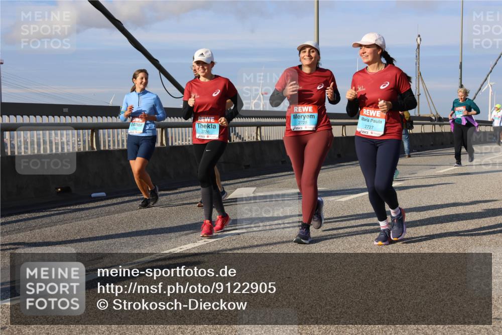 03.10.2025 - Köhlbrandbrückenlauf Strokosch-Dieckow http://msf.ph/oto/9122905 03.10.2025 10:00:54 Position 2 2763, 2726, 2725, 2727 meine-sportfotos.de