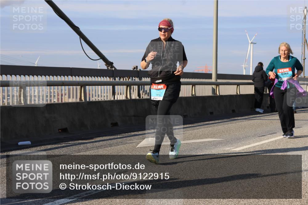 03.10.2025 - Köhlbrandbrückenlauf Strokosch-Dieckow http://msf.ph/oto/9122915 03.10.2025 10:00:56 Position 2 3784, 21752 meine-sportfotos.de