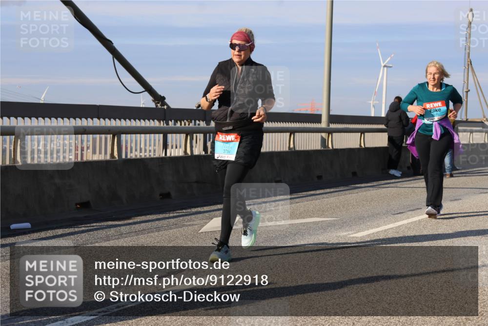 03.10.2025 - Köhlbrandbrückenlauf Strokosch-Dieckow http://msf.ph/oto/9122918 03.10.2025 10:00:56 Position 2 3784, 175 meine-sportfotos.de