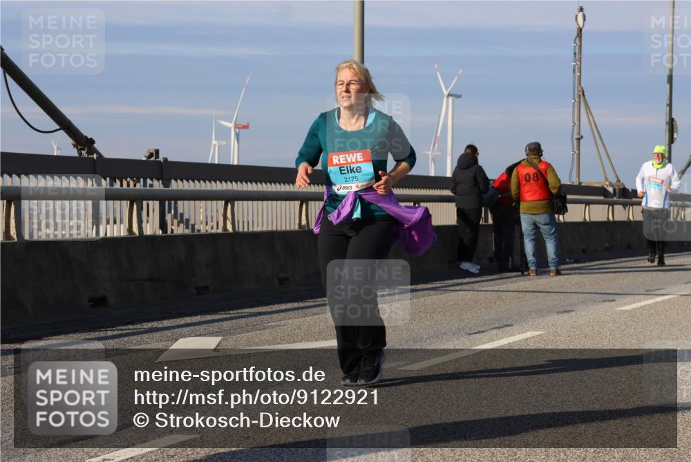 03.10.2025 - Köhlbrandbrückenlauf Strokosch-Dieckow http://msf.ph/oto/9122921 03.10.2025 10:00:57 Position 2 2175, 08 meine-sportfotos.de