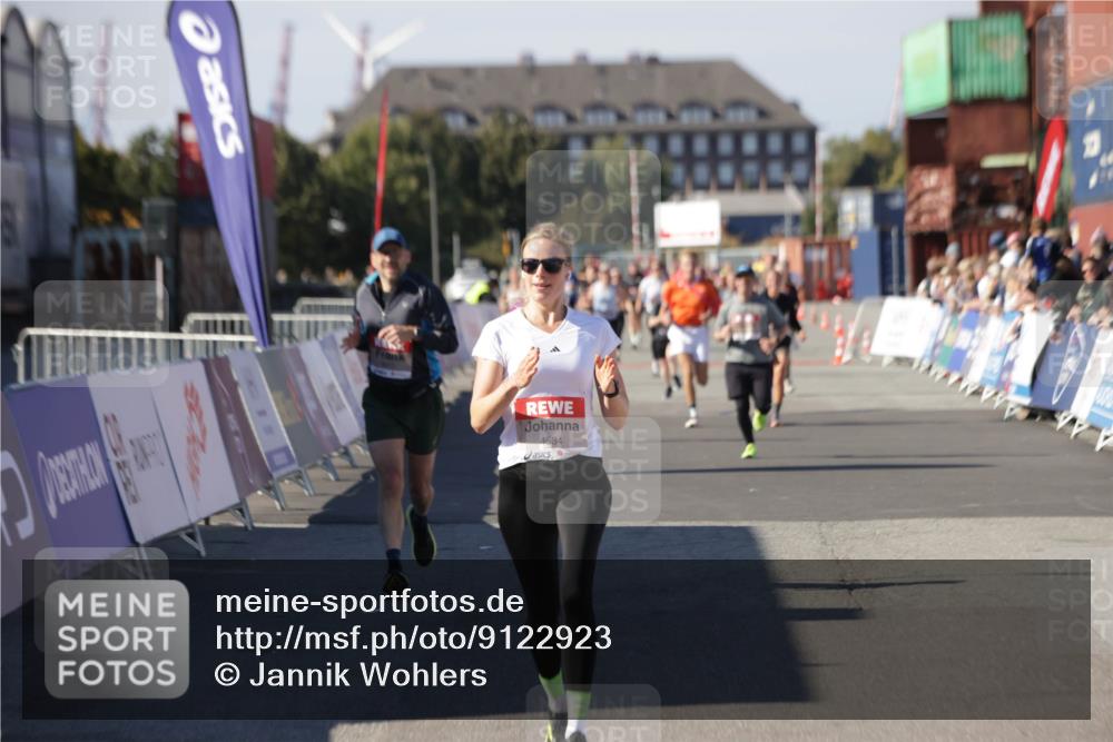03.10.2025 - Köhlbrandbrückenlauf Jannik Wohlers http://msf.ph/oto/9122923 03.10.2025 13:05:25 Ziel 4011, 4272, 4344, 4390, 4496, 4584, 4877, 5637, 5969, 6041, 6044, 6081 meine-sportfotos.de