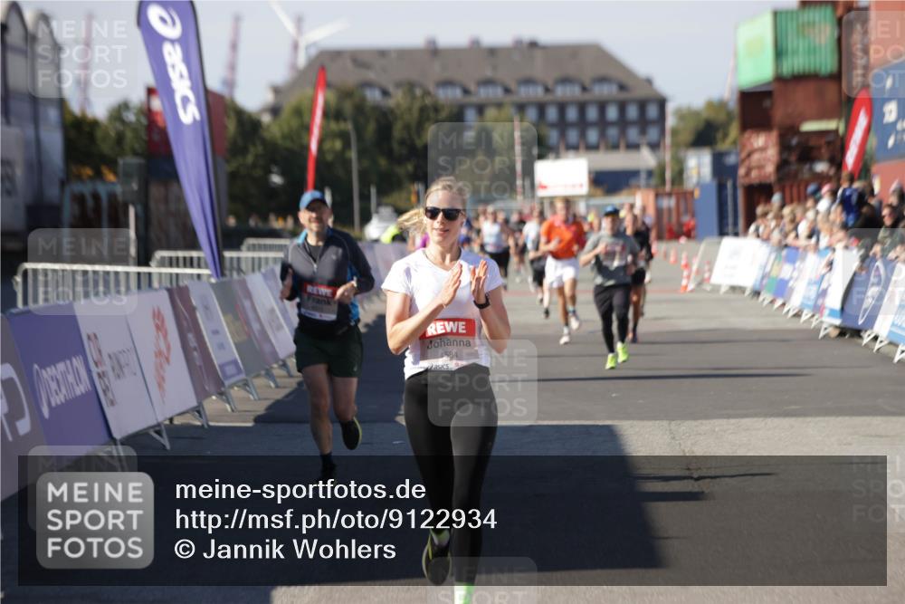 03.10.2025 - Köhlbrandbrückenlauf Jannik Wohlers http://msf.ph/oto/9122934 03.10.2025 13:05:25 Ziel 4011, 4272, 4344, 4390, 4496, 4584, 4877, 5637, 5969, 6041, 6044, 6081 meine-sportfotos.de