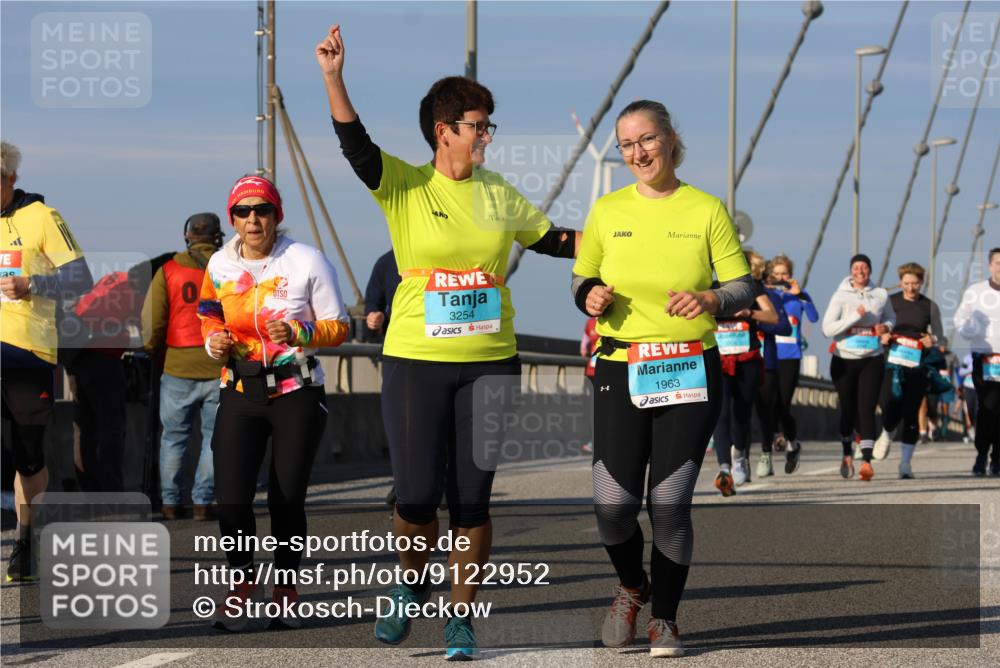 03.10.2025 - Köhlbrandbrückenlauf Strokosch-Dieckow http://msf.ph/oto/9122952 03.10.2025 10:01:06 Position 2 3254, 1963 meine-sportfotos.de