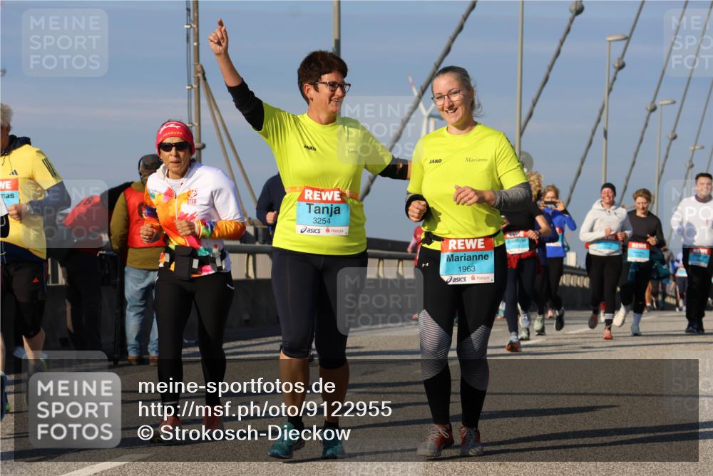 03.10.2025 - Köhlbrandbrückenlauf Strokosch-Dieckow http://msf.ph/oto/9122955 03.10.2025 10:01:06 Position 2 3254, 1963 meine-sportfotos.de