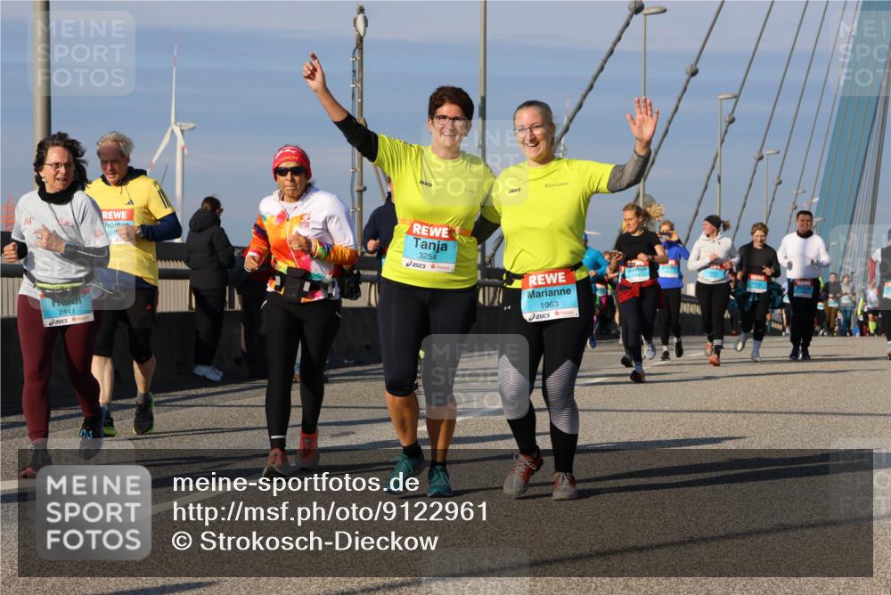 03.10.2025 - Köhlbrandbrückenlauf Strokosch-Dieckow http://msf.ph/oto/9122961 03.10.2025 10:01:06 Position 2 361, 2441, 3254, 1963 meine-sportfotos.de