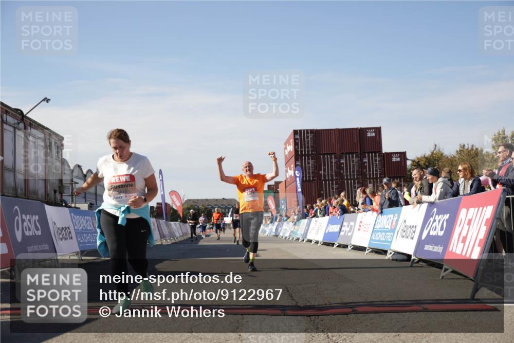 03.10.2025 - Köhlbrandbrückenlauf Jannik Wohlers http://msf.ph/oto/9122967 03.10.2025 13:45:13 Ziel 5015, 6264 meine-sportfotos.de