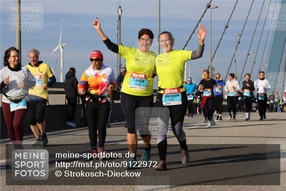 03.10.2025 - Köhlbrandbrückenlauf Strokosch-Dieckow http://msf.ph/oto/9122972 03.10.2025 10:01:06 Position 2 2441, 190, 3254, 1963 meine-sportfotos.de