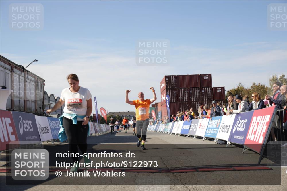 03.10.2025 - Köhlbrandbrückenlauf Jannik Wohlers http://msf.ph/oto/9122973 03.10.2025 13:45:13 Ziel 5015, 6264 meine-sportfotos.de