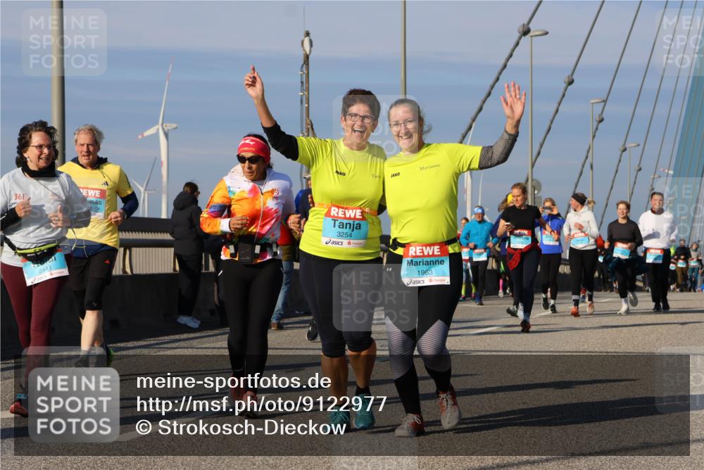 03.10.2025 - Köhlbrandbrückenlauf Strokosch-Dieckow http://msf.ph/oto/9122977 03.10.2025 10:01:07 Position 2 361, 2441, 3254, 1963 meine-sportfotos.de