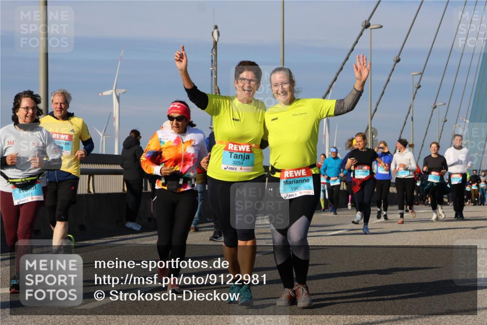03.10.2025 - Köhlbrandbrückenlauf Strokosch-Dieckow http://msf.ph/oto/9122981 03.10.2025 10:01:07 Position 2 361, 454, 2441, 3254, 1963 meine-sportfotos.de