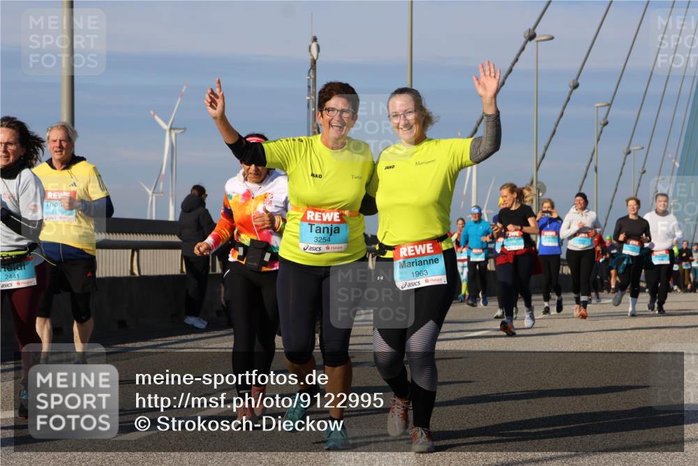 03.10.2025 - Köhlbrandbrückenlauf Strokosch-Dieckow http://msf.ph/oto/9122995 03.10.2025 10:01:07 Position 2 2441, 2518, 3254, 1963 meine-sportfotos.de
