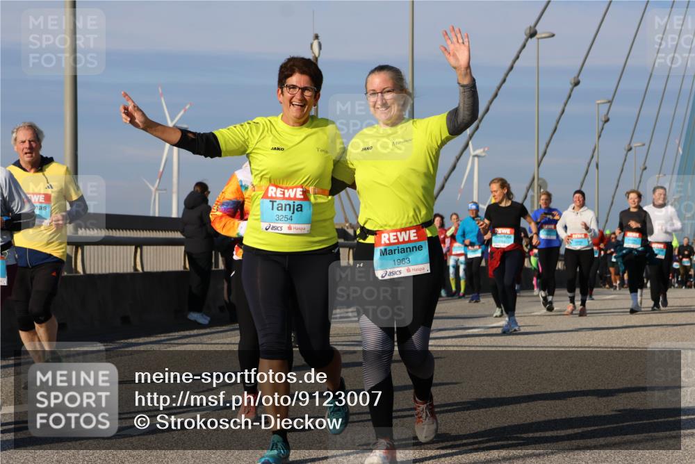 03.10.2025 - Köhlbrandbrückenlauf Strokosch-Dieckow http://msf.ph/oto/9123007 03.10.2025 10:01:07 Position 2 3254, 1963 meine-sportfotos.de