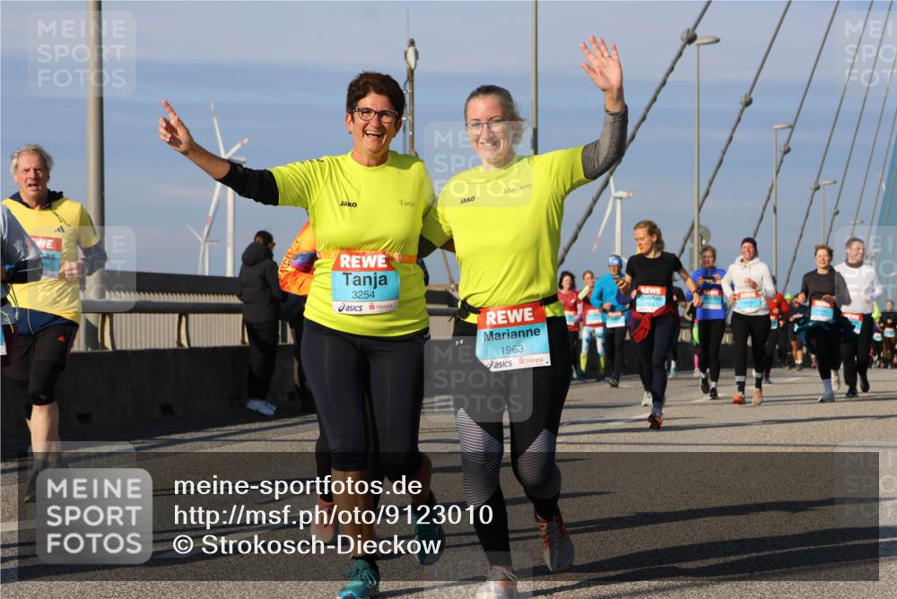 03.10.2025 - Köhlbrandbrückenlauf Strokosch-Dieckow http://msf.ph/oto/9123010 03.10.2025 10:01:07 Position 2 3254, 1963 meine-sportfotos.de