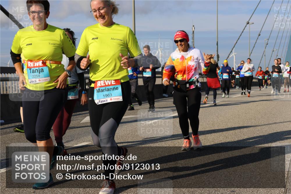 03.10.2025 - Köhlbrandbrückenlauf Strokosch-Dieckow http://msf.ph/oto/9123013 03.10.2025 10:01:09 Position 2 3254, 441, 1963 meine-sportfotos.de