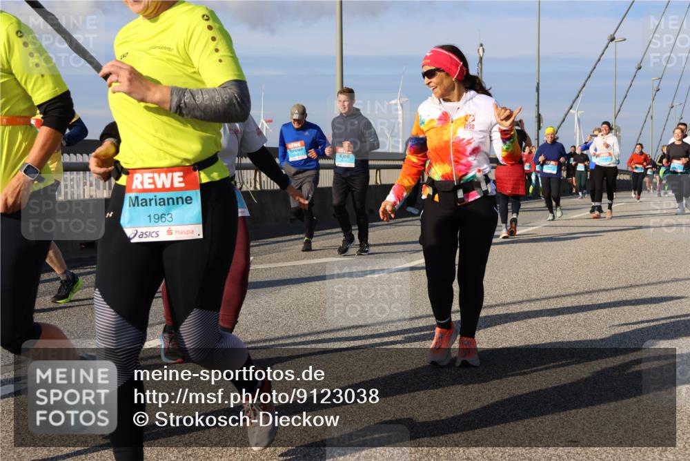 03.10.2025 - Köhlbrandbrückenlauf Strokosch-Dieckow http://msf.ph/oto/9123038 03.10.2025 10:01:09 Position 2 1963 meine-sportfotos.de