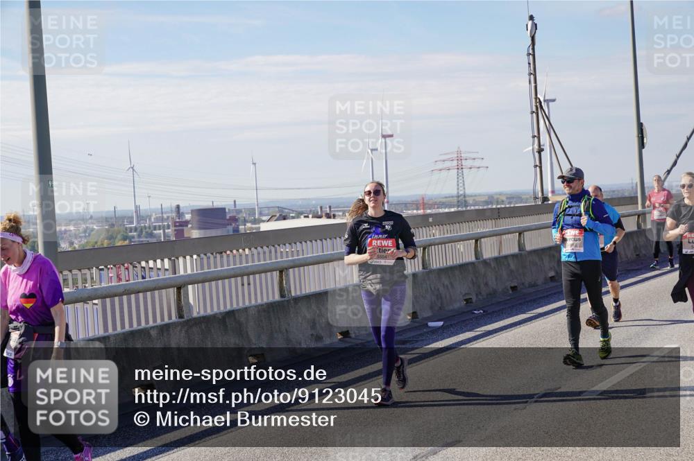 03.10.2025 - Köhlbrandbrückenlauf Michael Burmester http://msf.ph/oto/9123045 03.10.2025 13:05:33 Position 2 99, 10, 5554, 5416 meine-sportfotos.de