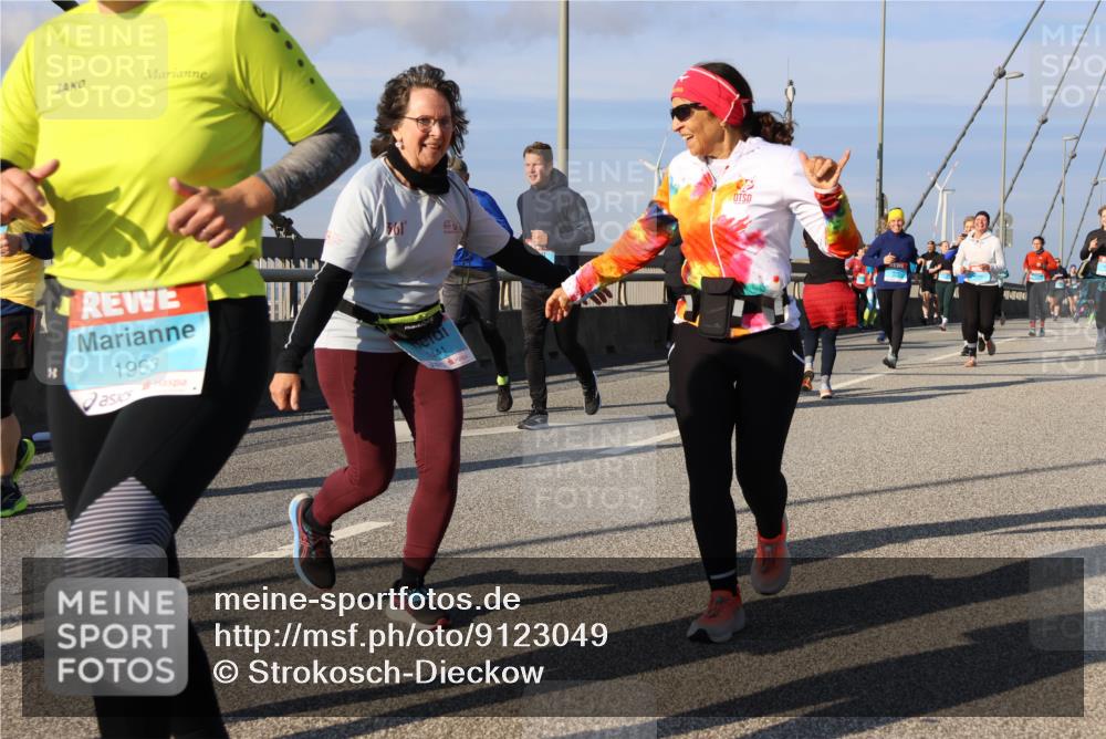 03.10.2025 - Köhlbrandbrückenlauf Strokosch-Dieckow http://msf.ph/oto/9123049 03.10.2025 10:01:10 Position 2 1963, 361, 441 meine-sportfotos.de