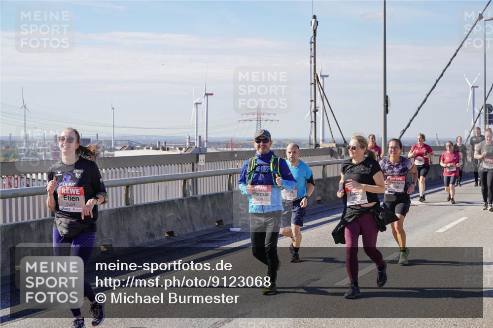 03.10.2025 - Köhlbrandbrückenlauf Michael Burmester http://msf.ph/oto/9123068 03.10.2025 13:05:34 Position 2 10, 5554, 5416, 5415 meine-sportfotos.de