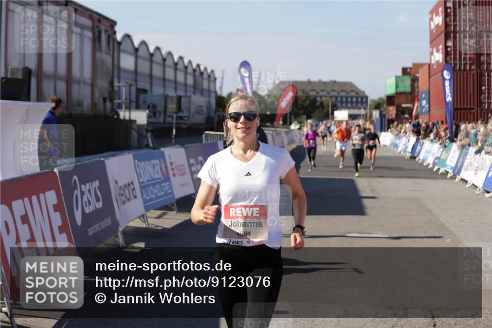 03.10.2025 - Köhlbrandbrückenlauf Jannik Wohlers http://msf.ph/oto/9123076 03.10.2025 13:05:28 Ziel 4011, 4062, 4161, 4272, 4384, 4496, 4584, 4877, 5468, 5637, 6041, 6044 meine-sportfotos.de