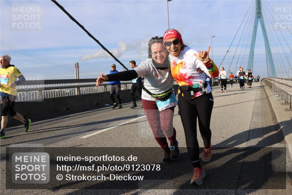 03.10.2025 - Köhlbrandbrückenlauf Strokosch-Dieckow http://msf.ph/oto/9123078 03.10.2025 10:01:11 Position 2 2441 meine-sportfotos.de