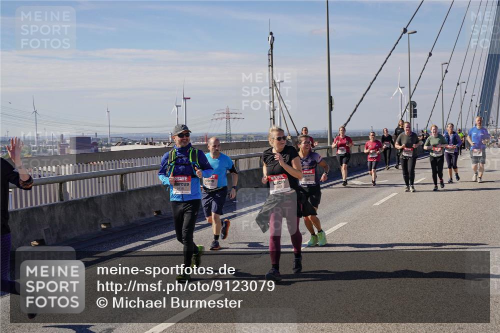 03.10.2025 - Köhlbrandbrückenlauf Michael Burmester http://msf.ph/oto/9123079 03.10.2025 13:05:35 Position 2 5416, 5767, 5415 meine-sportfotos.de