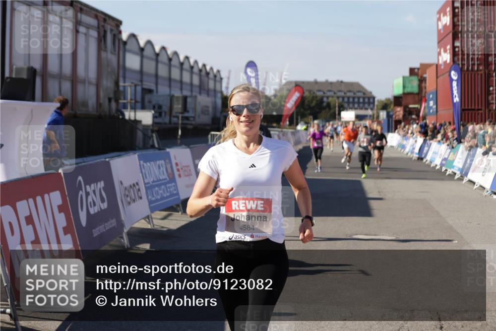 03.10.2025 - Köhlbrandbrückenlauf Jannik Wohlers http://msf.ph/oto/9123082 03.10.2025 13:05:28 Ziel 4011, 4062, 4161, 4272, 4384, 4496, 4584, 4877, 5468, 5637, 6041, 6044 meine-sportfotos.de