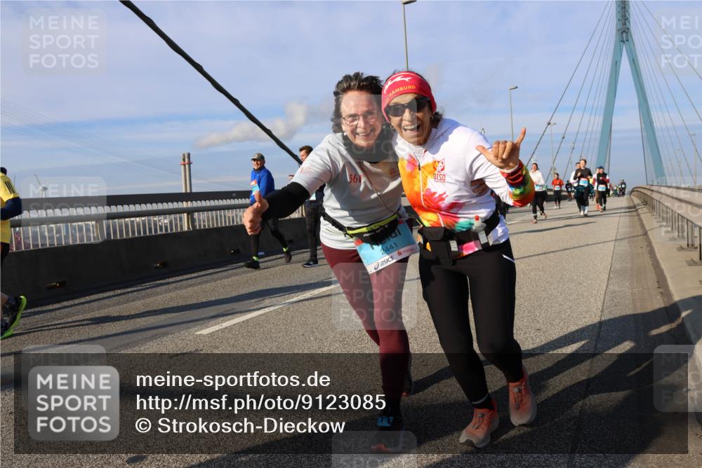 03.10.2025 - Köhlbrandbrückenlauf Strokosch-Dieckow http://msf.ph/oto/9123085 03.10.2025 10:01:11 Position 2 2441 meine-sportfotos.de