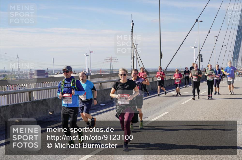 03.10.2025 - Köhlbrandbrückenlauf Michael Burmester http://msf.ph/oto/9123100 03.10.2025 13:05:36 Position 2 5416, 5415 meine-sportfotos.de